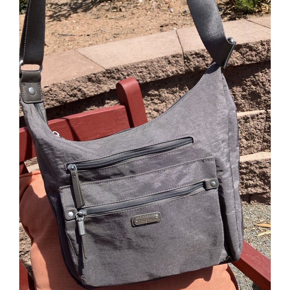 Baggallini Gray Nylon Crossbody Travel Bag Blue Lining Multi Pockets Purse